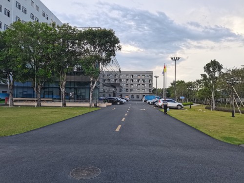 辦公大樓周邊環(huán)境